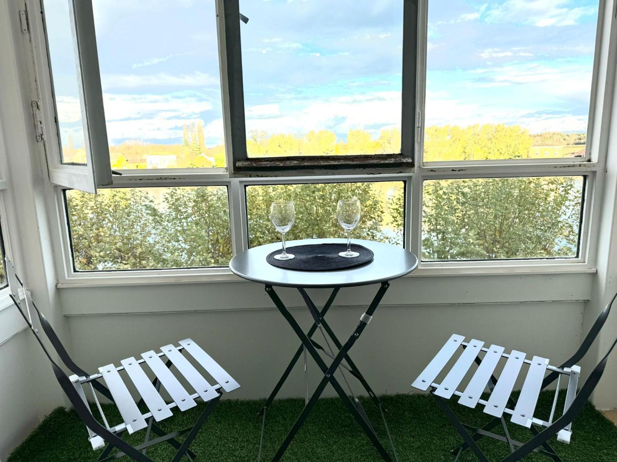 Appartement Quai Saone - By Primo C0Nciergerie Tournus Eksteriør billede